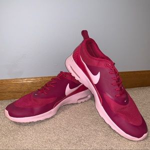 Nike pink air max’s